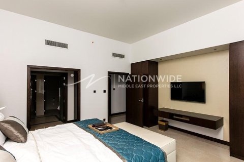 3 bedrooms Apartment in Abu Dhabi, UAE No. 3727 10