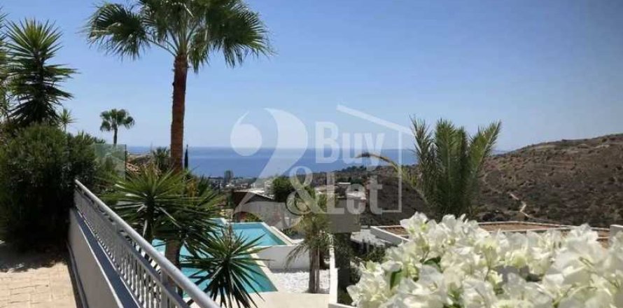 4 bedrooms Villa in Agios Tychonas, Cyprus No. 76270