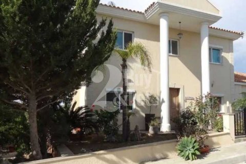 4 bedrooms Villa in Agios Tychonas, Cyprus No. 76270 9