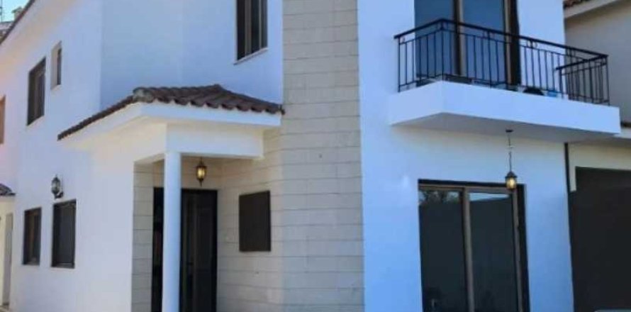 4 bedrooms House in Enkomi, Cyprus No. 76269