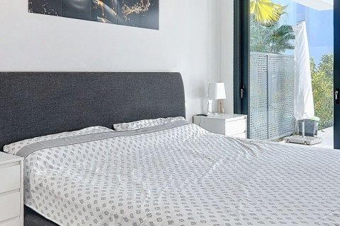 Квартира с 3 спальнями в Бадахос, Испания №92341 21