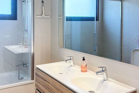 Квартира с 3 спальнями в Бадахос, Испания №92341 15
