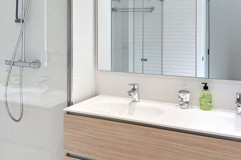 Квартира с 3 спальнями в Бадахос, Испания №92341 20