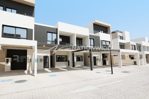 3 bedrooms Townhouse in Abu Dhabi, UAE No. 4678 7