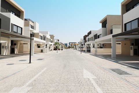 3 bedrooms Townhouse in Abu Dhabi, UAE No. 4678 5