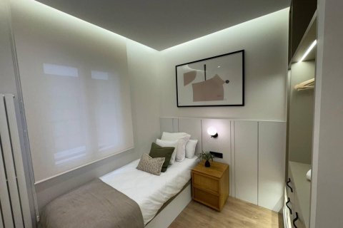 2 dormitorios Apartment en Madrid, Spain No. 27878 5