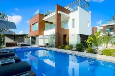 6 bedrooms Villa in Ayia Napa, Cyprus No. 29045 1