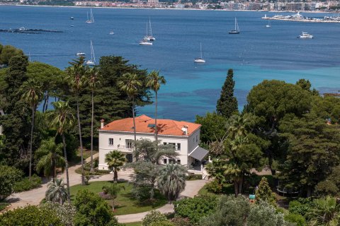 10 bedrooms Villa in Antibes, France No. 67947 14