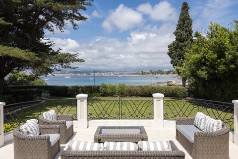 10 bedrooms Villa in Antibes, France No. 67947 6