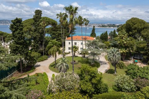 10 bedrooms Villa in Antibes, France No. 67947 11