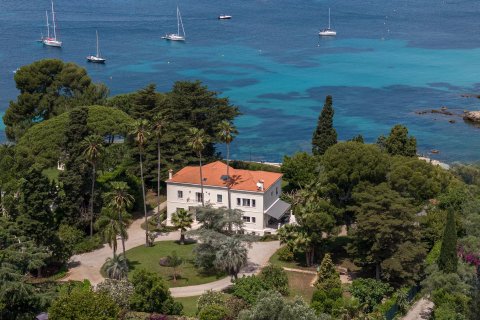 10 bedrooms Villa in Antibes, France No. 67947 1