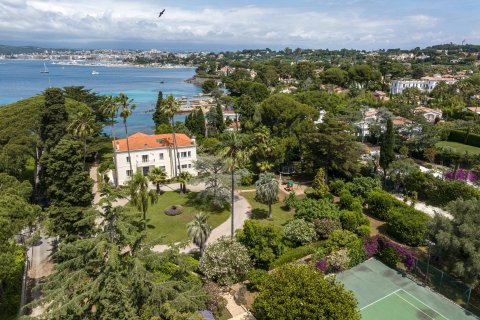 10 bedrooms Villa in Antibes, France No. 67947 9