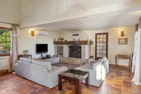 4 dormitorios Villa en Var, France No. 67943 6