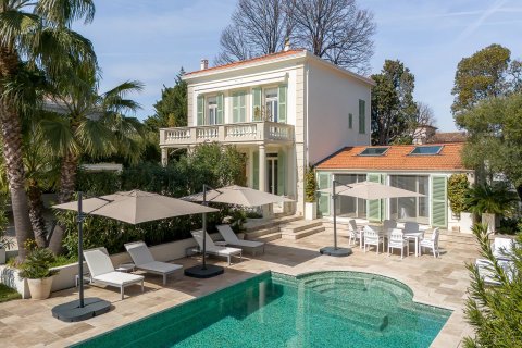 4 dormitorios House en Antibes, France No. 67953 1