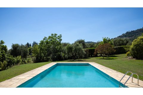 6 dormitorios Villa en Grasse, France No. 67933 2