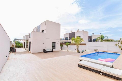 5 bedrooms Villa in Torreblanca, Spain No. 27605 2