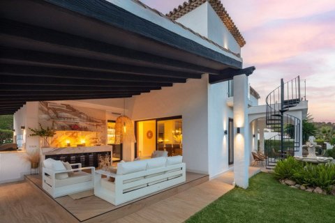 4 bedrooms Villa in Nueva Andalucia, Spain No. 27571 6