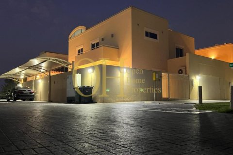 4 bedrooms Villa in Al Raha Gardens, UAE No. 10588 2