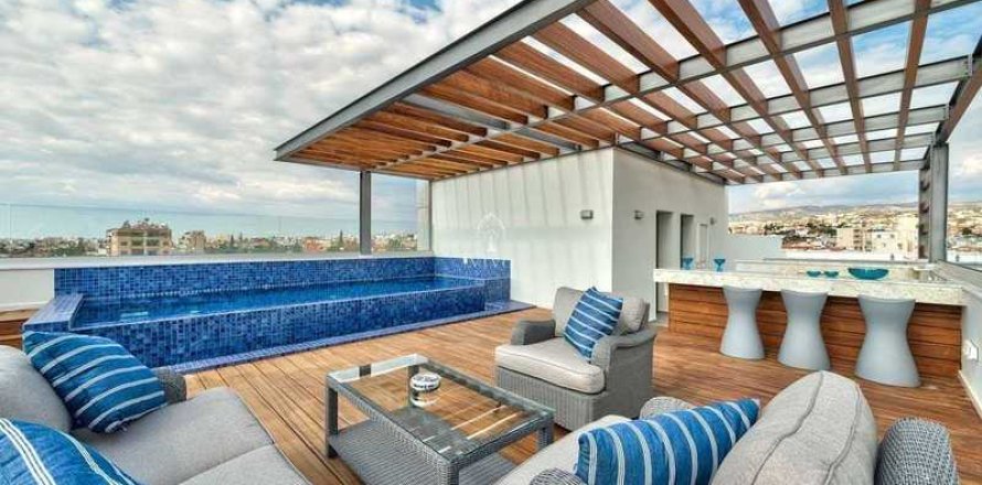 3 bedrooms Penthouse in Germasogeia, Cyprus No. 77568