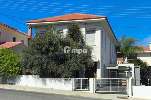 4 dormitorios House en Strovolos, Cyprus No. 75809 1