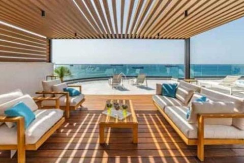 4 bedrooms Penthouse in Germasogeia, Cyprus No. 77558 3