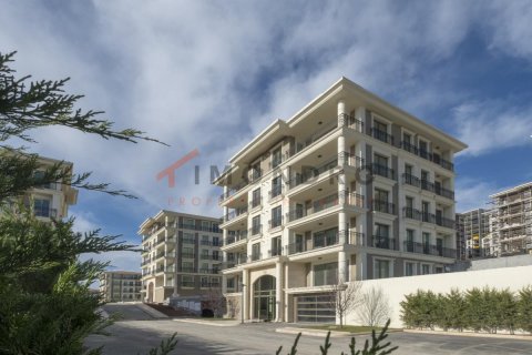 2+1 Apartment in Beylikduezue, Turkey No. 17168 13