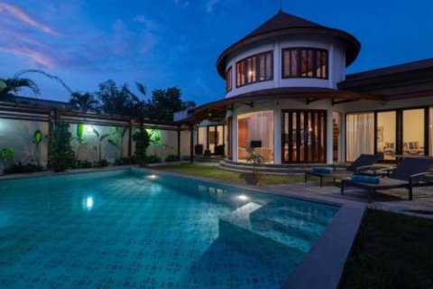 2 bedrooms Villa in Canggu, Indonesia No. 23225 1