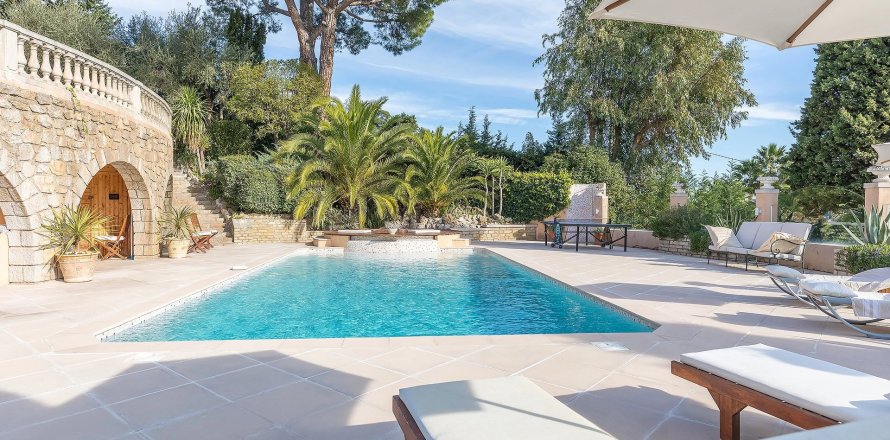 8 bedrooms Villa in Mougins, France No. 68057