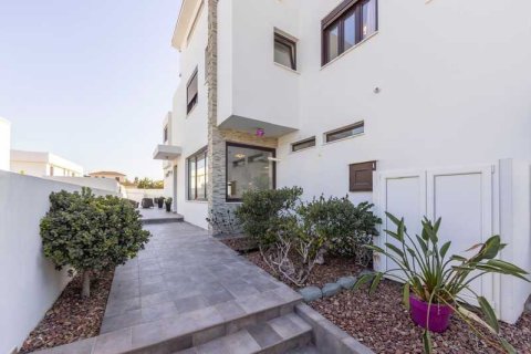 3 dormitorios House en Aradippou, Cyprus No. 73207 8