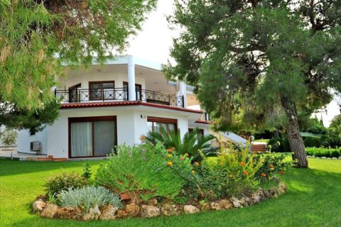 6 bedrooms Villa in Loutraki, Greece No. 49144 2