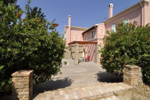 6 bedrooms Villa in Central Macedonia, Greece No. 48804 4