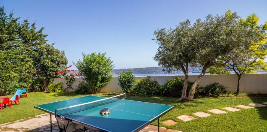 3 bedrooms Villa in Chania, Greece No. 50137