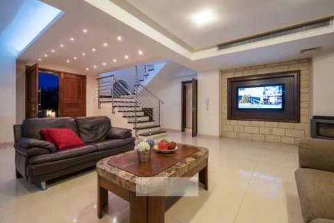 6 bedrooms Villa in Paphos, Cyprus No. 73183 2