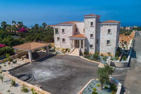 7 bedrooms Villa in Paphos, Cyprus No. 38074 3