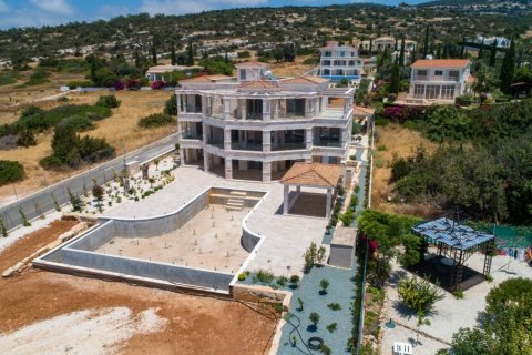 7 bedrooms Villa in Paphos, Cyprus No. 38074 1