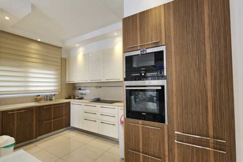 3 dormitorios Apartment en Germasogeia, Cyprus No. 65724 3