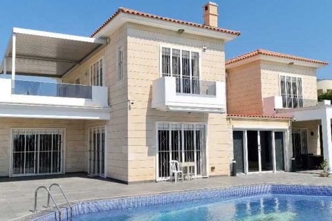 5 dormitorios Villa en Germasogeia, Cyprus No. 28759 2