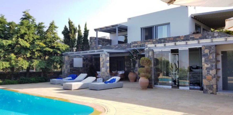 3 bedrooms Villa in Agios Nikolaos, Greece No. 57704