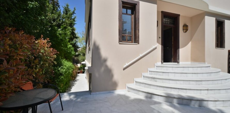 4 bedrooms House in Voula, Greece No. 59956