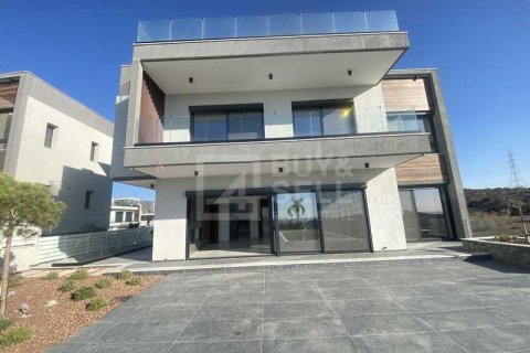 4 bedrooms Villa in Parekklisia, Cyprus No. 66493 9