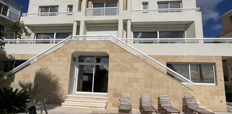 4 bedrooms Villa in Limassol, Cyprus No. 32109