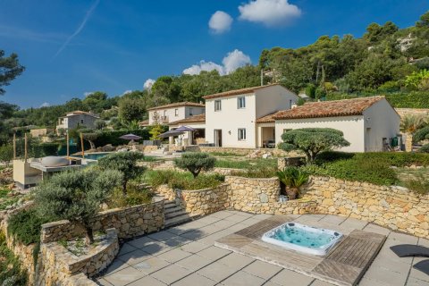 4 bedrooms Villa in Tourrettes-sur-Loup, France No. 67209 1