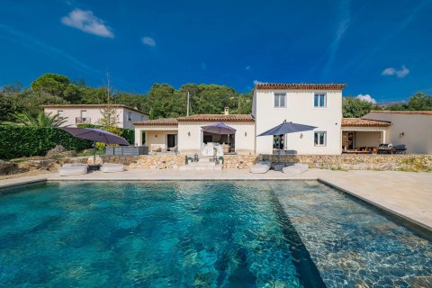 4 bedrooms Villa in Tourrettes-sur-Loup, France No. 67209 2