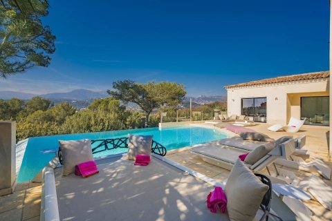 3 bedrooms Villa in Saint-Paul-de-Vence, France No. 67210 3