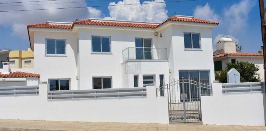 4 chambres House à Paralimni, Cyprus No. 30426