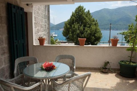 3 dormitorios Apartment en Kotor, Montenegro No. 66862 4