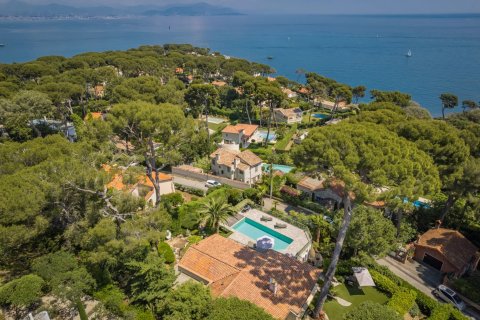 4 bedrooms Villa in Antibes, France No. 69116 10