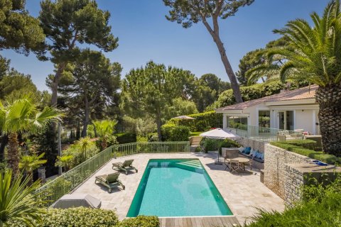 4 bedrooms Villa in Antibes, France No. 69116 2