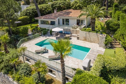 4 bedrooms Villa in Antibes, France No. 69116 1