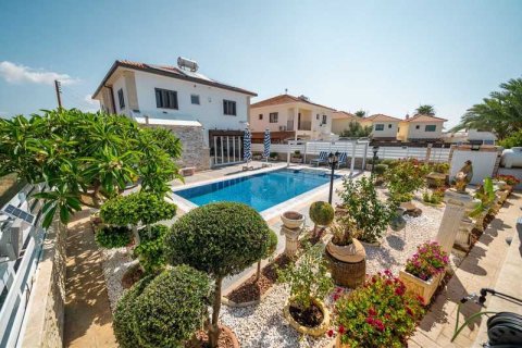 4 bedrooms House in Pyla, Cyprus No. 31286 7